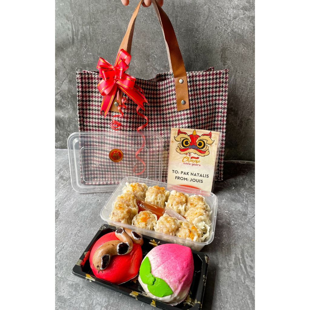 

Paket Tas Merah Siomay + Bakpau Paket Imlek / Hampers CNY Edition - READY