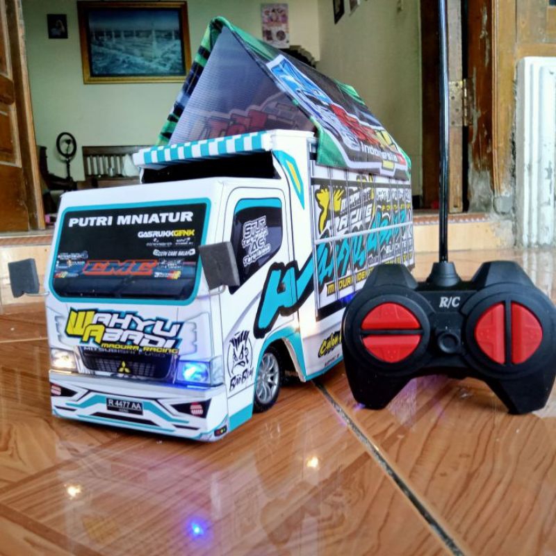 Miniatur Truk Oleng RC full Lampu bisa nyala