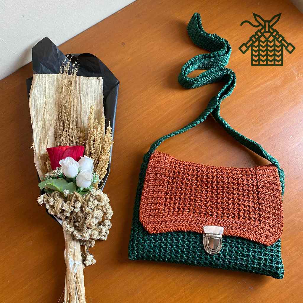 Tas selempang rajut / tas rajut gesper / sling bag rajutan murah bandung