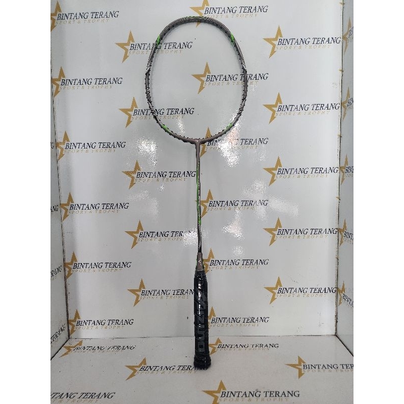 RAKET BADMINTON MIZUNO TECHNO BLADE 677