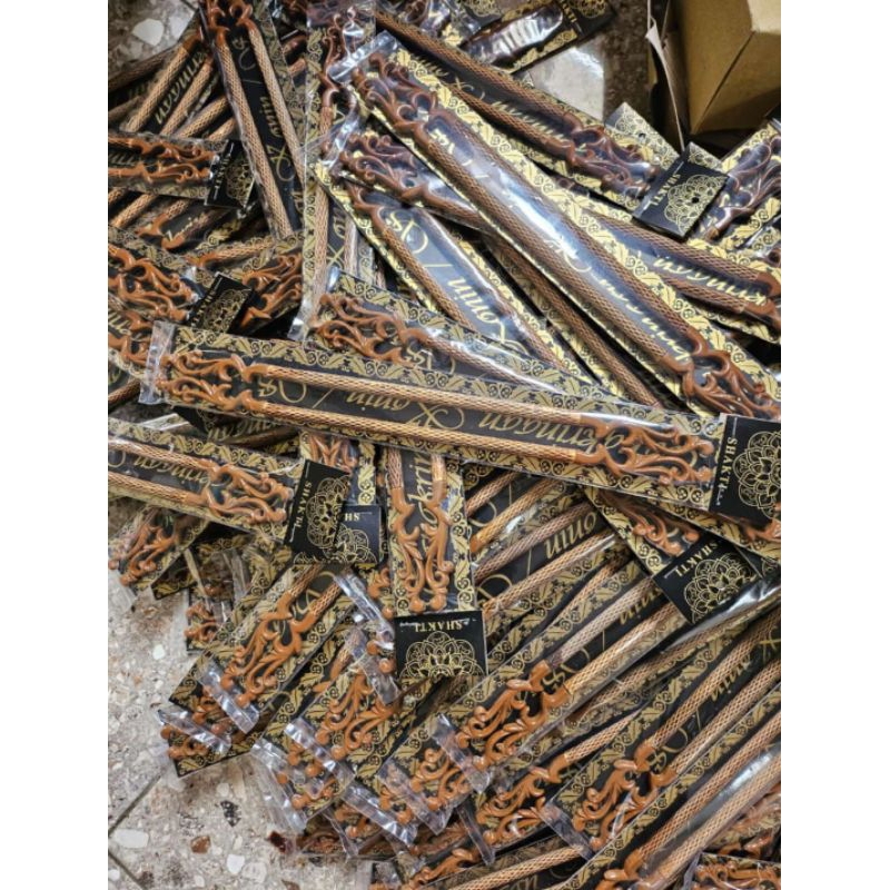 Tangkringan Konin Ukir Sejajar