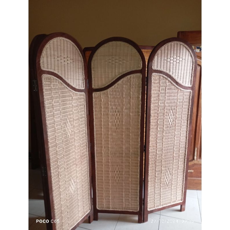 Penyekat /Pembatas ruangan rotan