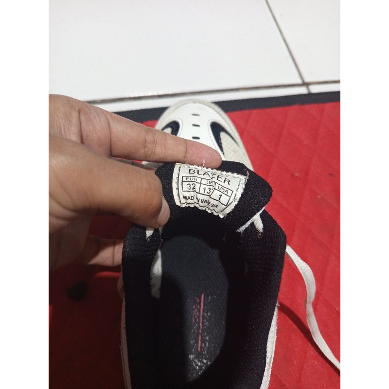 sepatu HI-QUA anak second