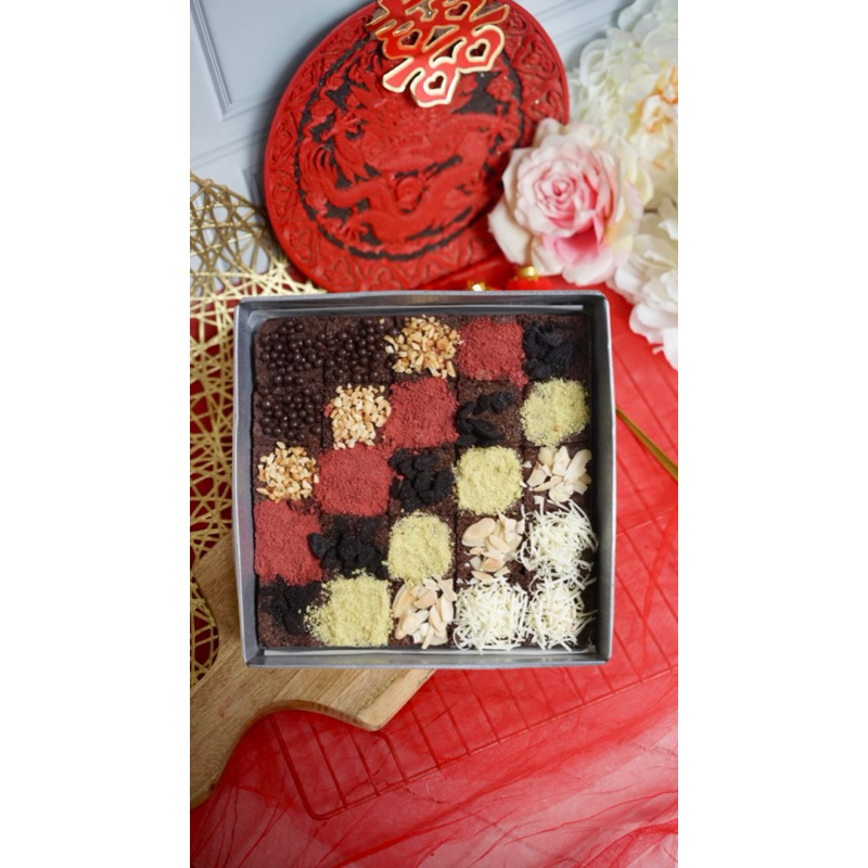 

Brownies Qian Hampers CNY by Kief Bakery