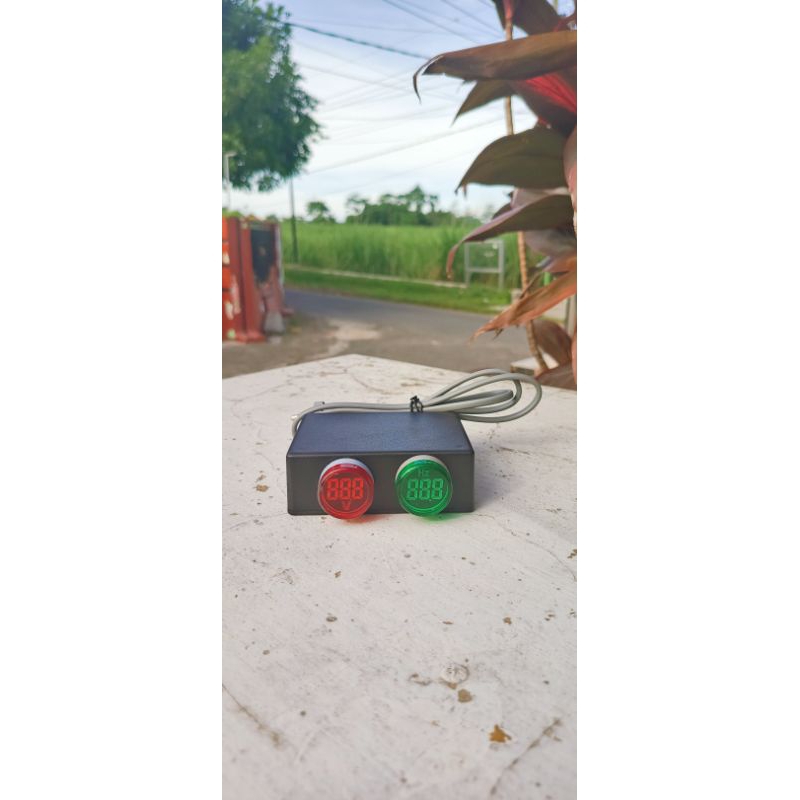 Volt meter dan Hz tinggal colok,alat ukur teganggan