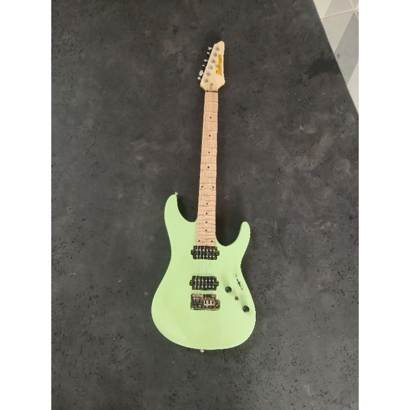 gitar ibanez model az