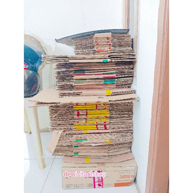 

Kardus bekas indomie kecap Minyak gula