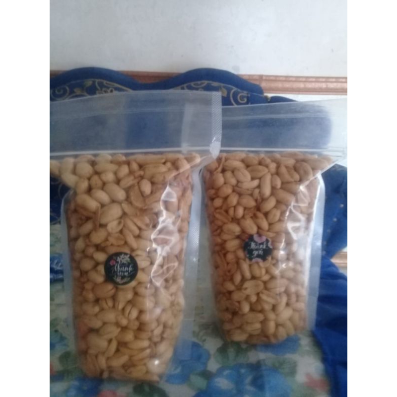 

KACANG KLICI/KELINCI GURIH ASIN BAWANG SUPER BANYAK. MURAH TERLARIS TERENAK