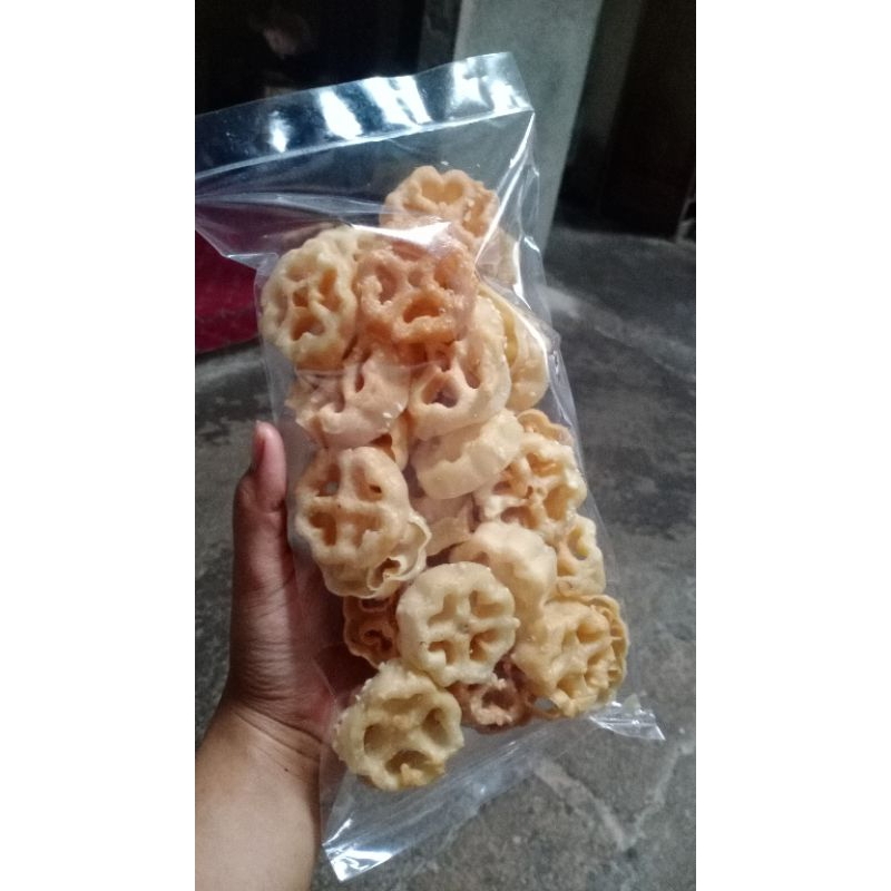 

kembang goyang/jajanan legend/kue matahari