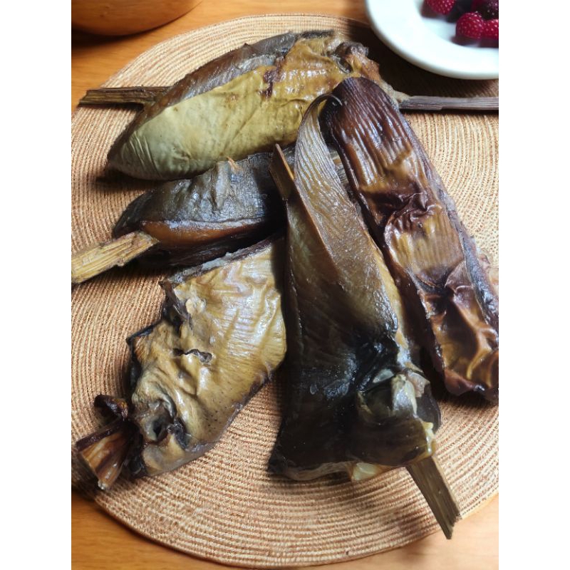

Ikan Pe Asap - Ikan Pari Asap - Ikan Pari - Ikan Pe - Ikan Asap - Lautan Rasa