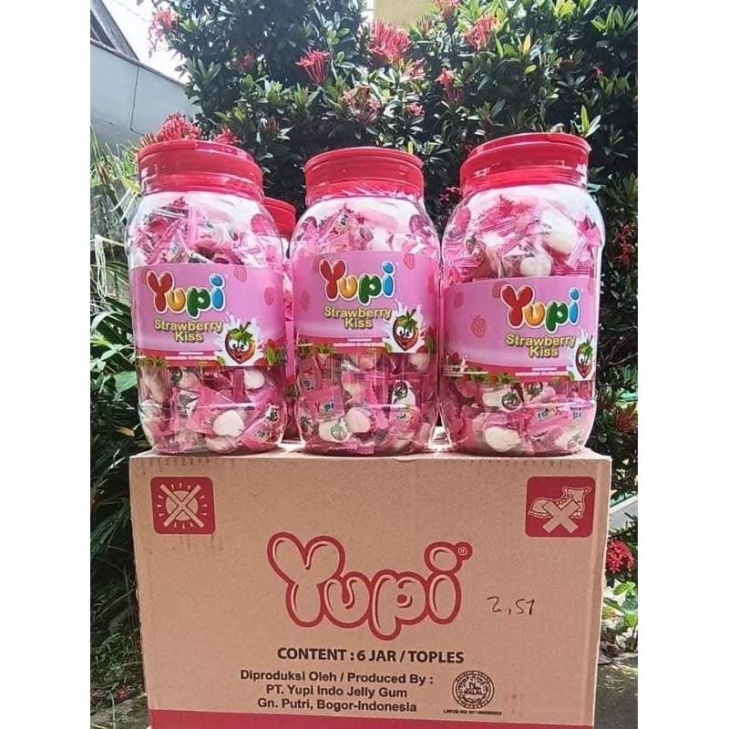 

(TG) Yupi Strawberry Permen Toples Kiss Jar 300gr