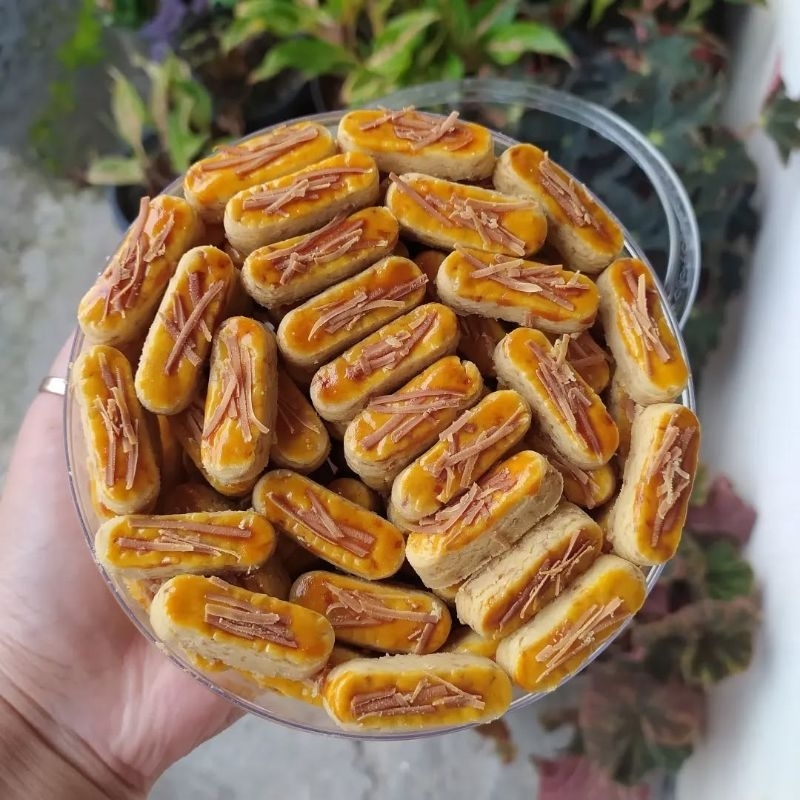 

Kue Kering Kastangel Premium toples 1000ml