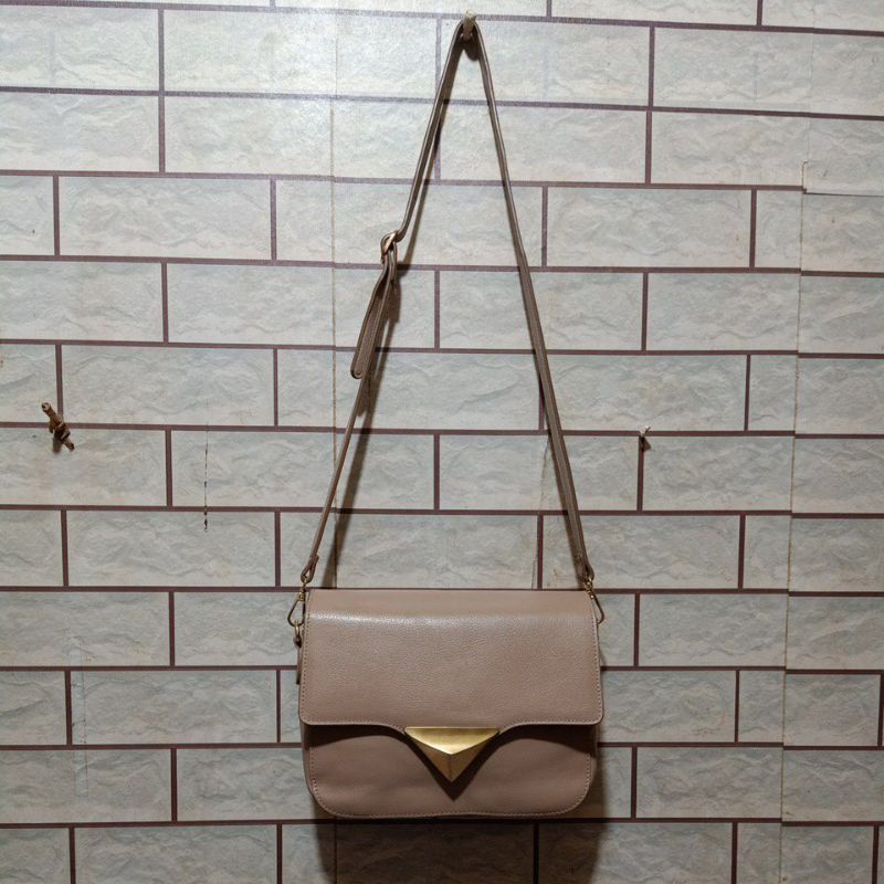 Tas sling Kulit Asli IVAN4 HELS1NKI (HARGA NETT) NB: Tali Pengganti/ Tas Slempang Kulit Asli Warna C