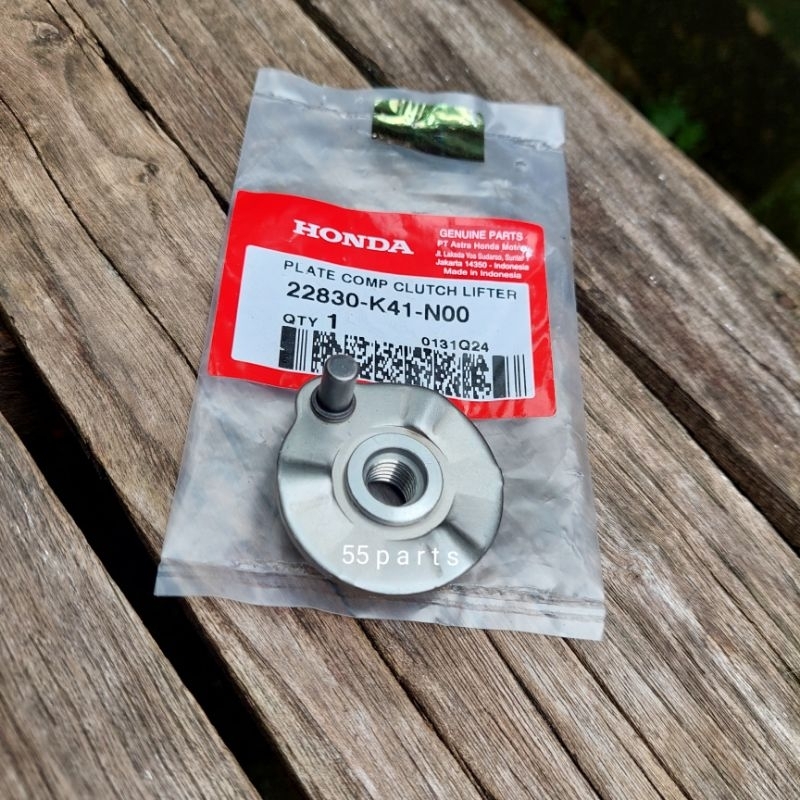 Plate Comp Clutch Lifter Plat Pengungkit Kopling Supra X 125 FI Helm In FI Original 22830K41N00