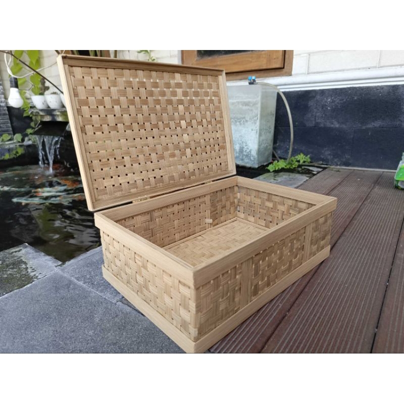 

Keranjang Engsel Bambu Box Peti 20x30 cm