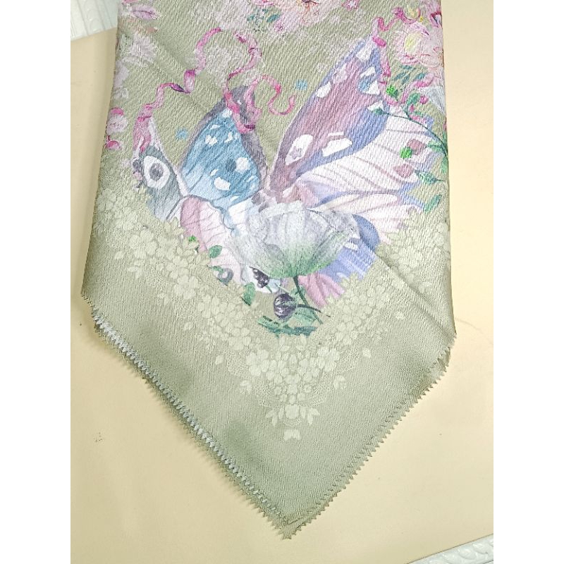 HIJAB MOTIF SEGIEMPAT | WARNA SAGE