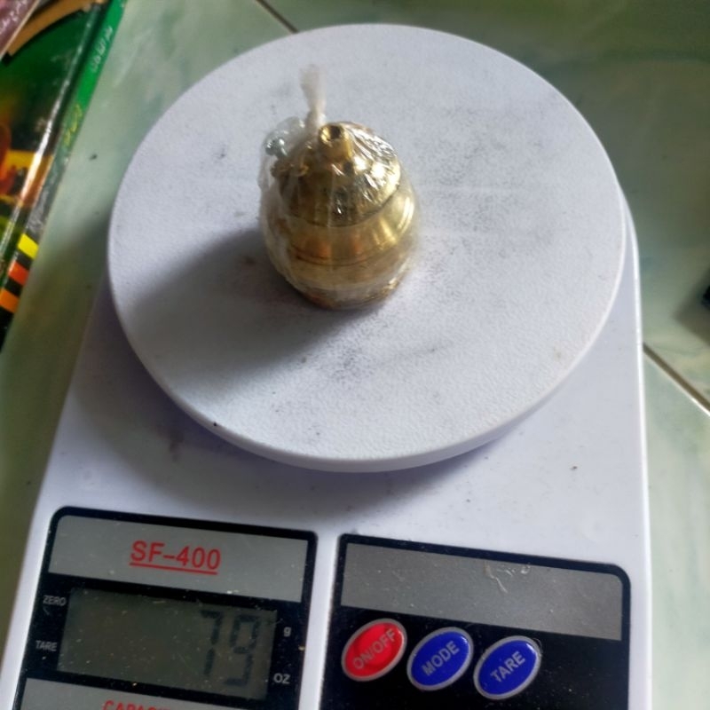 

Bak Mangsi Kuningan 79 gram| Wadah Mangsi Tinta Ala Pesantren