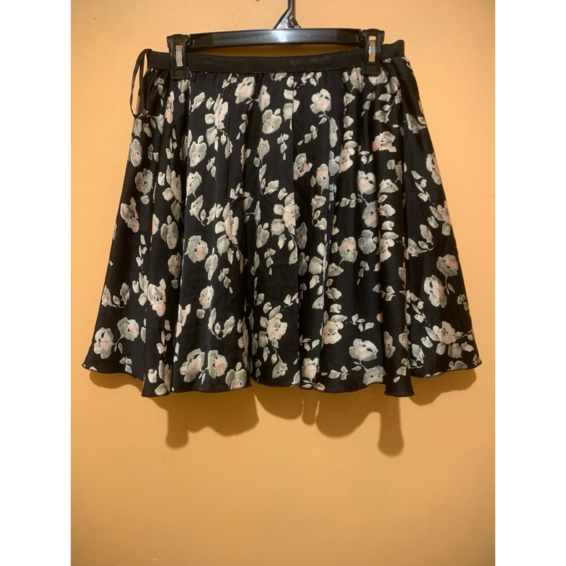 ROK PENDEK TUTU