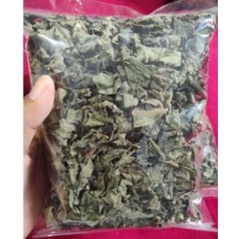 

Daun sembung kering perbungkus organik