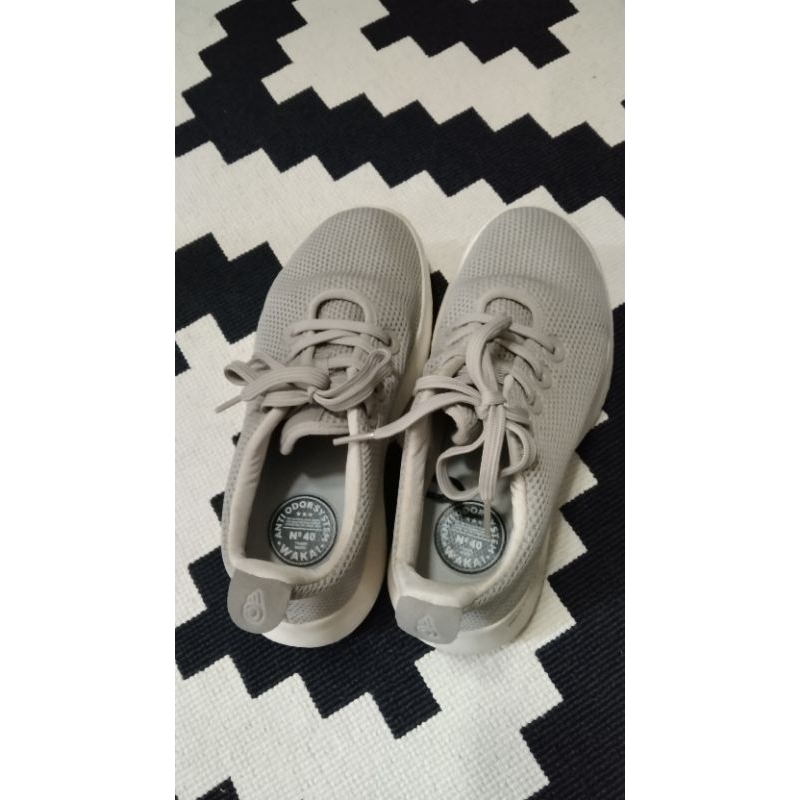 WAKAI SNEAKERS (GREY), Size 39 Insole 24.5 cm