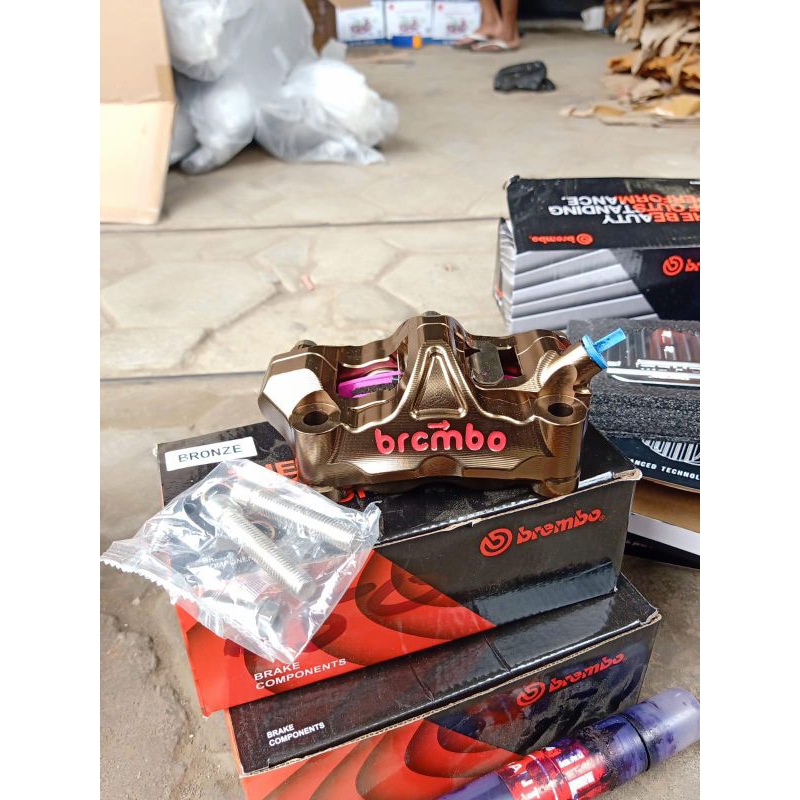Kaliper Caliper pala babi BREMBO BIG 4PISTON Kanan Kaliper M50 Kaliper Brembo 4piston PNP Ninja Mega