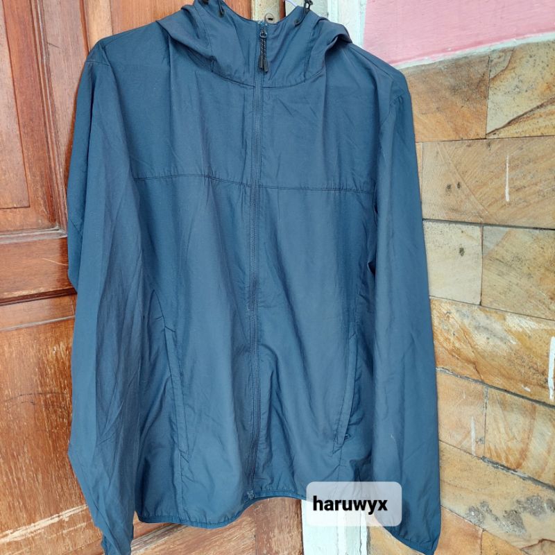 JAKET OLAHRAGA LARI UNIQLO Parka Lightweight Navy PRELOVED THRIFT