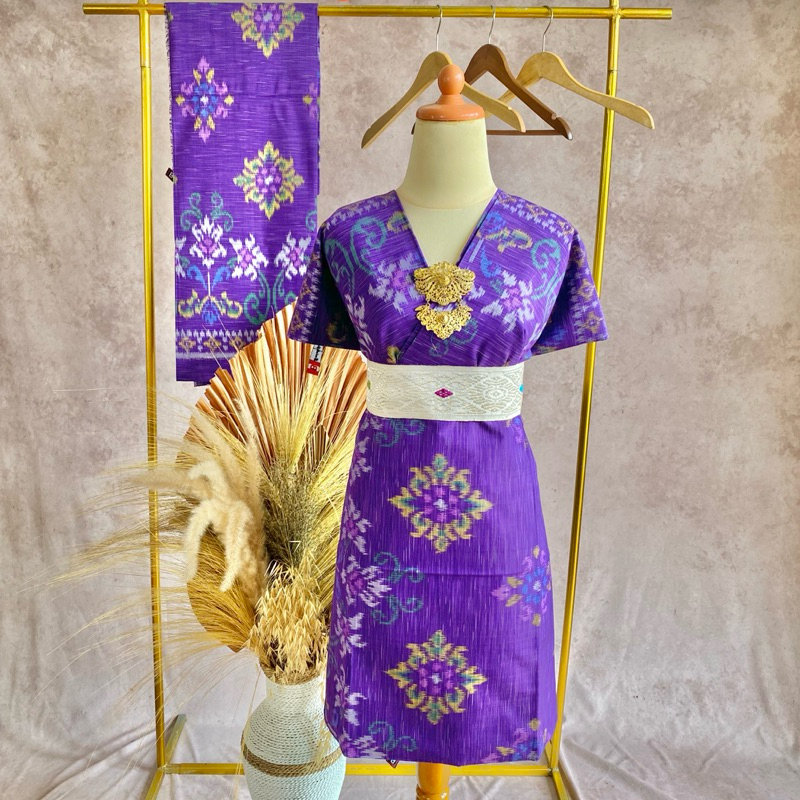 KAIN TENUN ENDEK KHAS BALI MOTIF DOUBLE IKAT PATRA WARNA DASAR UNGU GRINGSING GRINGSING