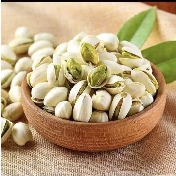 

kacang pistachio