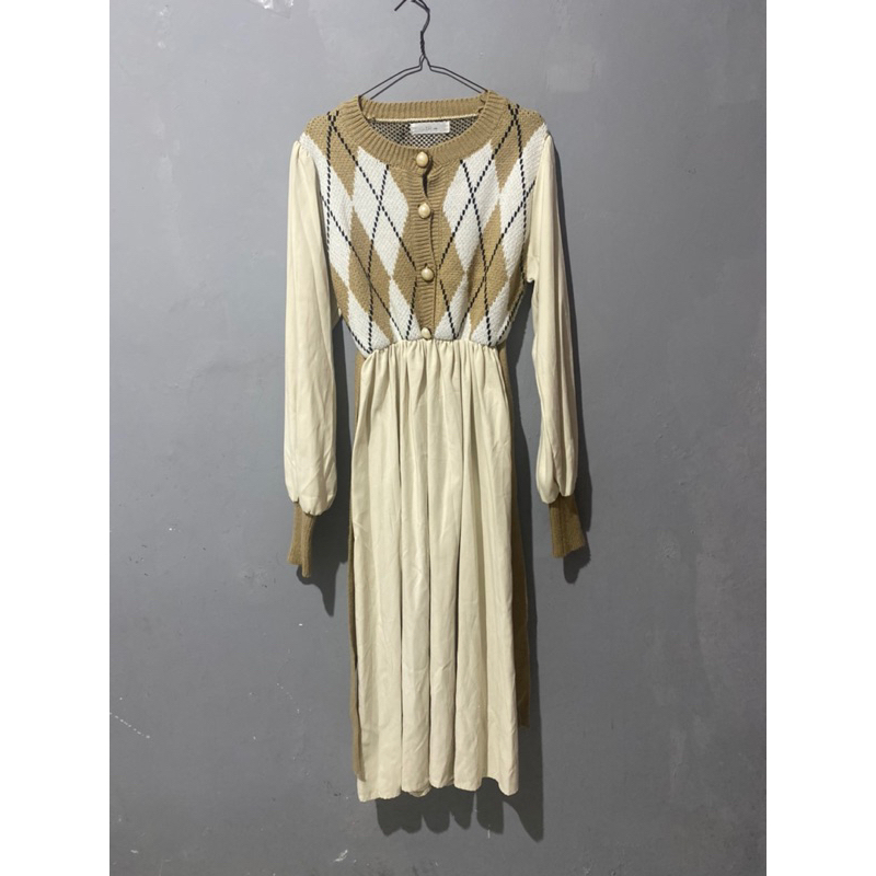 preloved dress rajut lengan balon