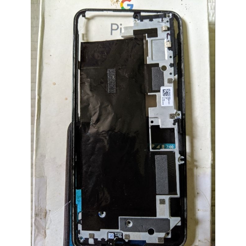 Bezel tengah dan penutup mesin pixel 5a