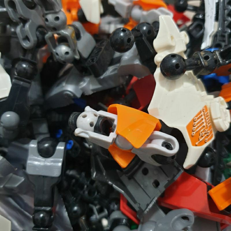 Mainan brick kw part bionicle / robotik