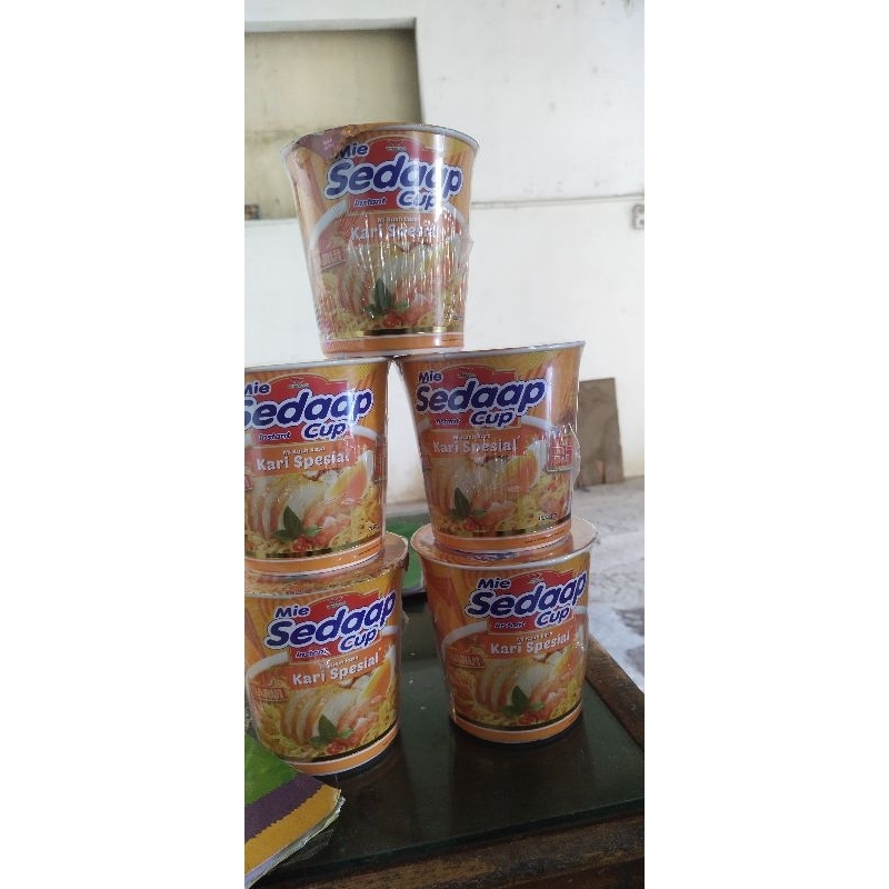 

mie sedaap cup kuah kari spesial 1pcs