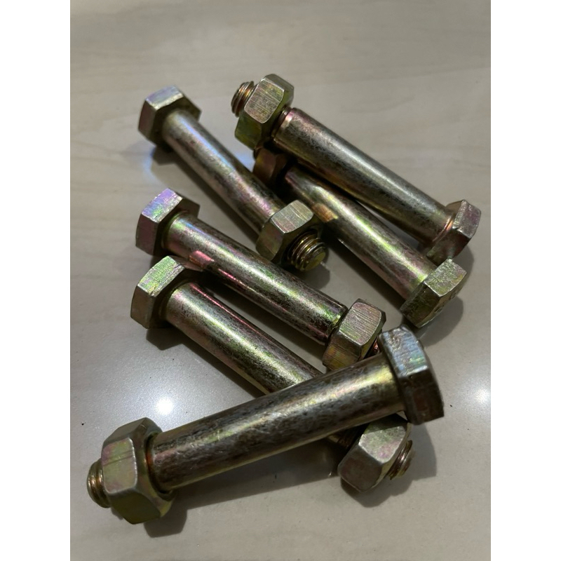 baut shock depan bawah vespa