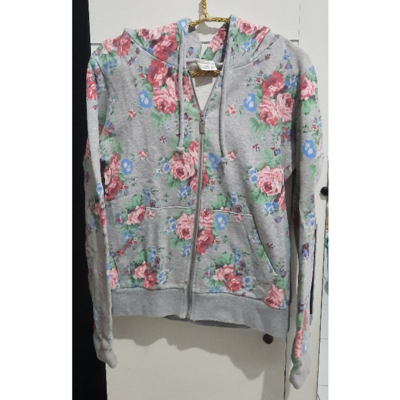 Preloved - Jaket hoodie abu bunga untuk wanita Lolli Pop