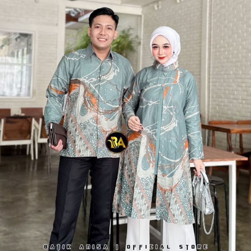 Couple Anisa, motif abstrak biru wardah