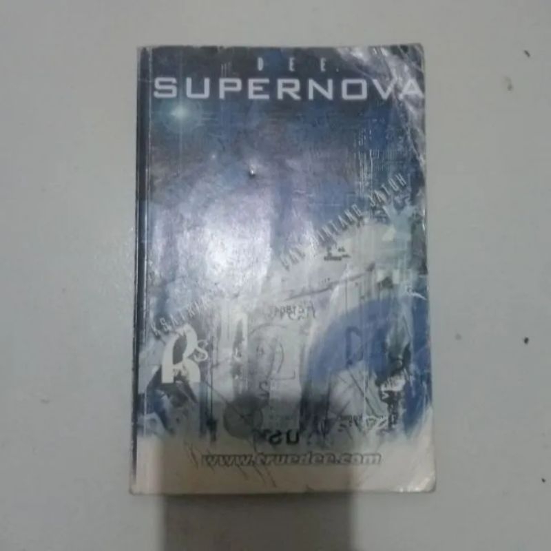 Novel SUPERNOVA Dee Lestari Bekas Baca Deskripsi