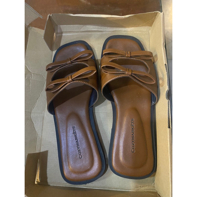 SANDAL COZYMARKETS SIZE 41 (PRELOVED)