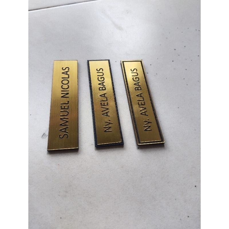 

Nametage grafir gold