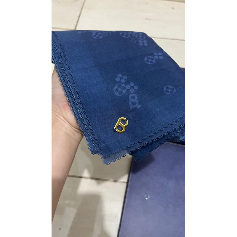 Monogram Buttonscarves preloved