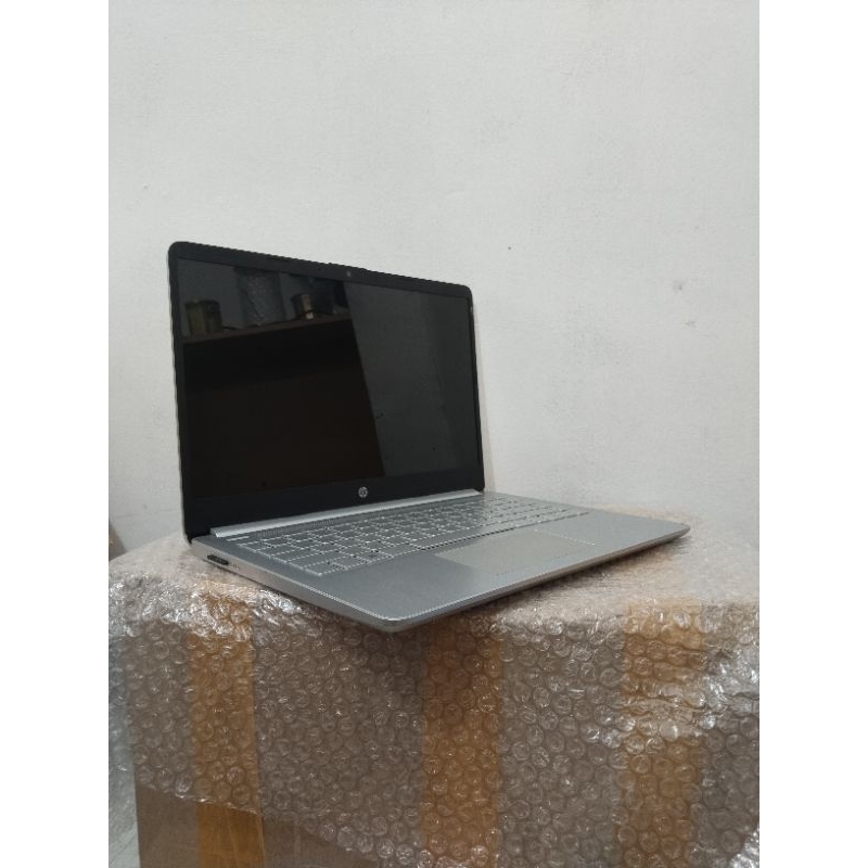 Laptop hp 14 Mulus macam baru Ram 8 gb