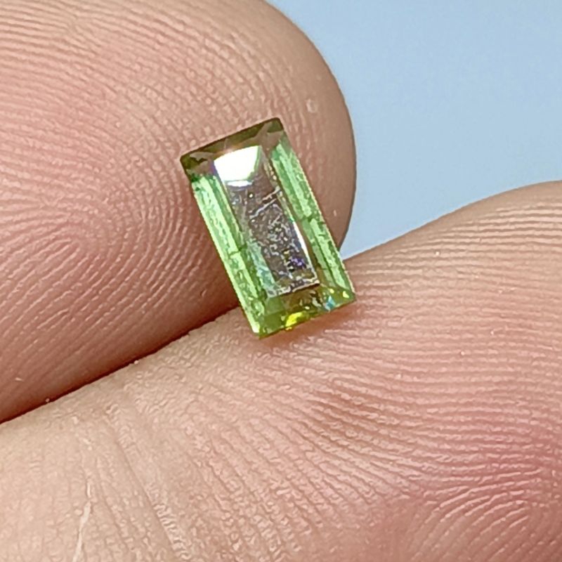 Lostune Natural Green Tourmaline + Memo