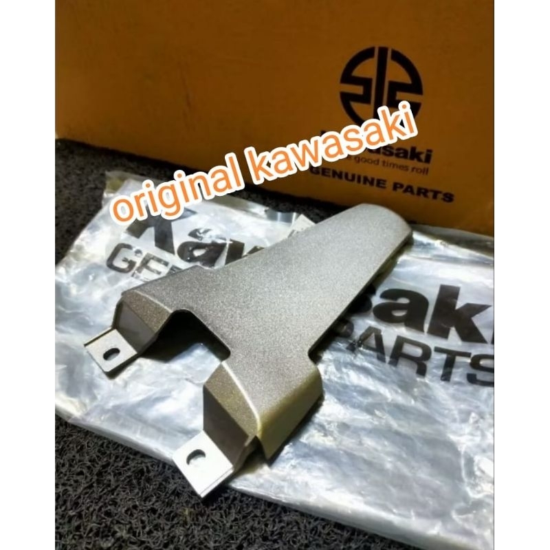 cover tail sambungan body belakang blitz blitz r silver original