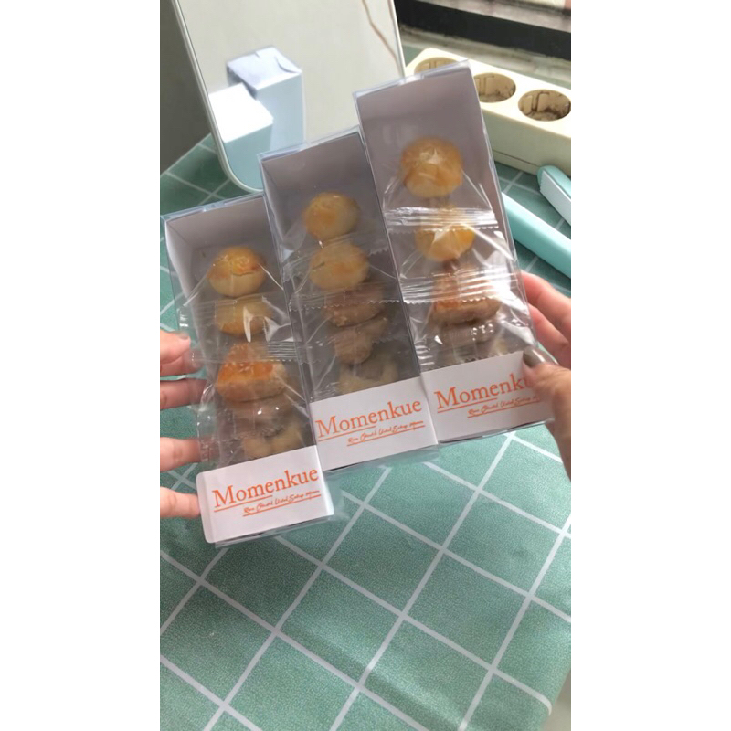 

HAMPERS COOKIES CANDY BY MOMENKUE