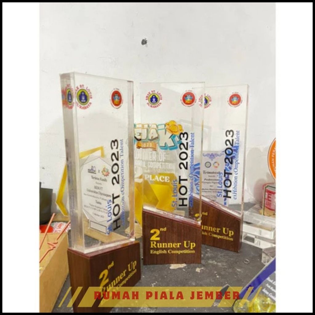 Plakat Akrilik Plakat Kayu Akrilik Custom Mewah Piala Duplikat Piala Kejuaraan Plakat Kayu Akrilik