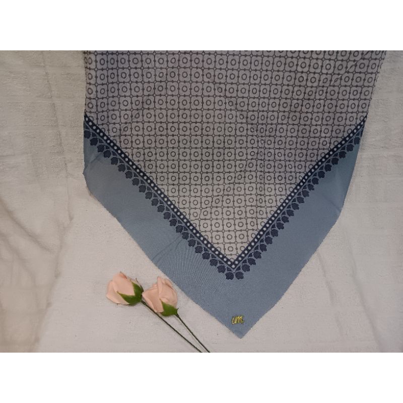 Segiempat Paris Olive ukuran jumbo Motif Kerudung Paris Olive Umama