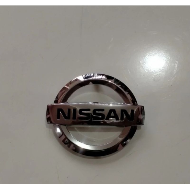 logo belakang nissan livina original