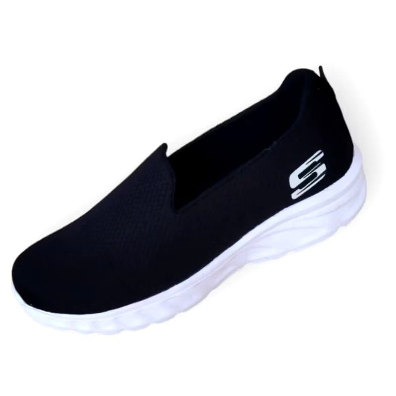 Sepatu Slip on hitam putih, hitam polos