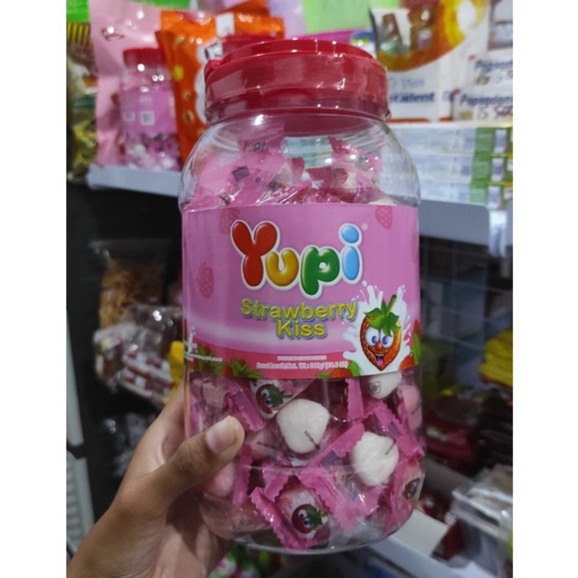 

PERMEN YUPI TOPLES 300gr | YUPI STRAWBERRY KISS TOPLES