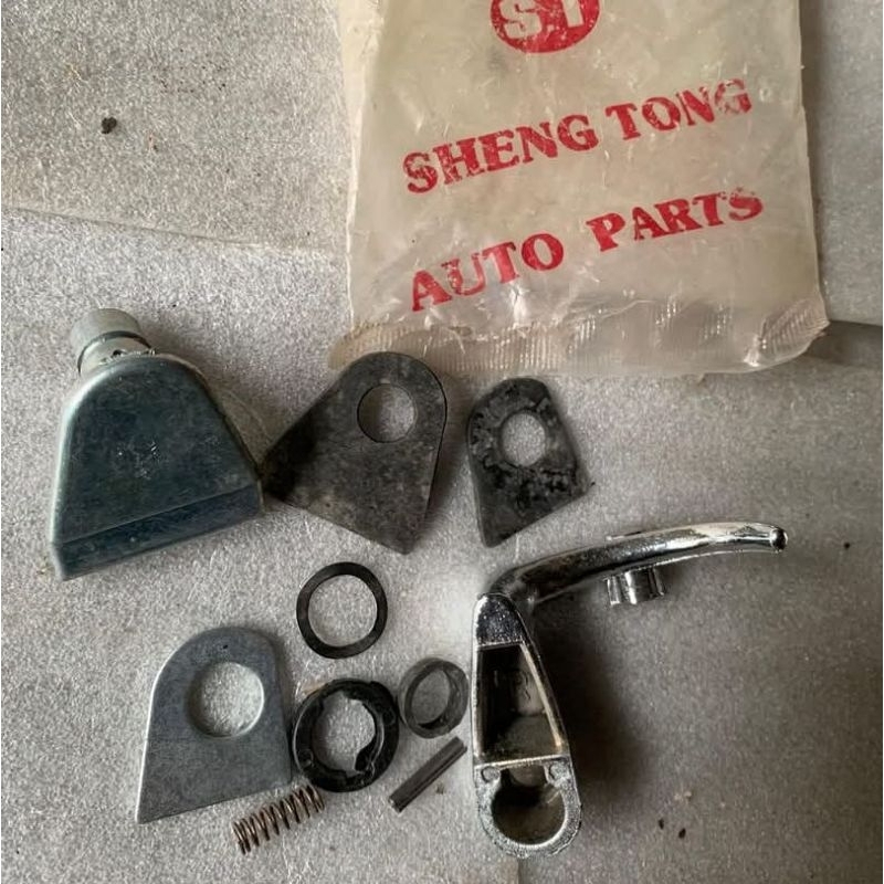 kunci kaca angin Mitsubishi Colt T120 (R) KANAN Nos