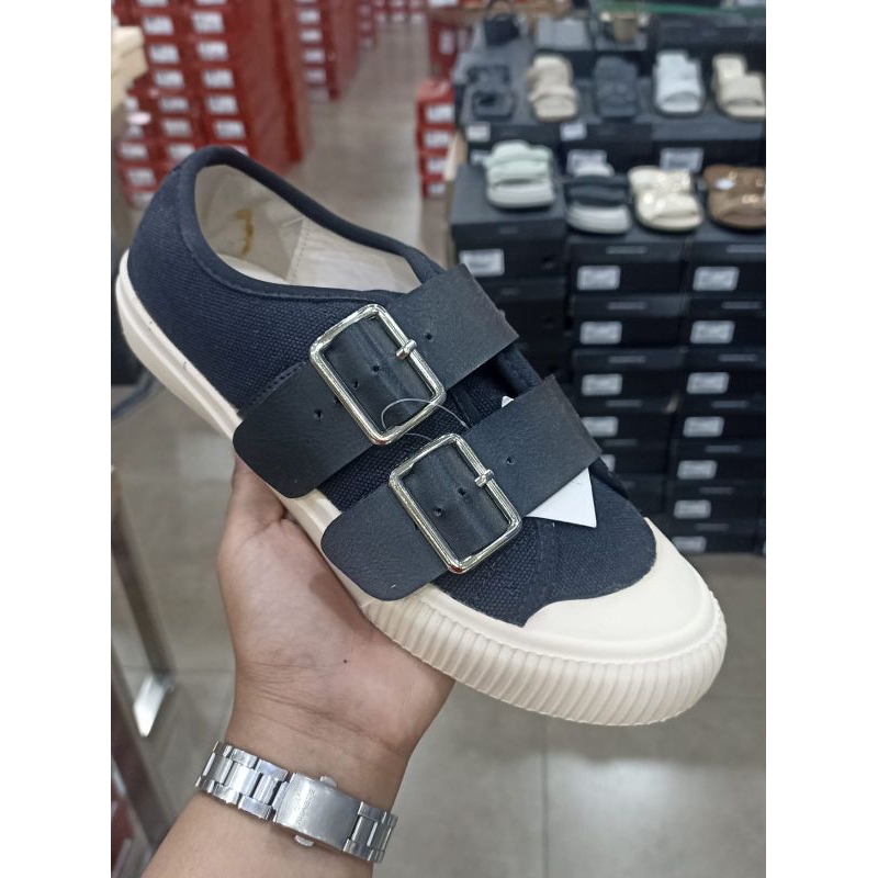 Sepatu Casual Wanita AMANDA JANES